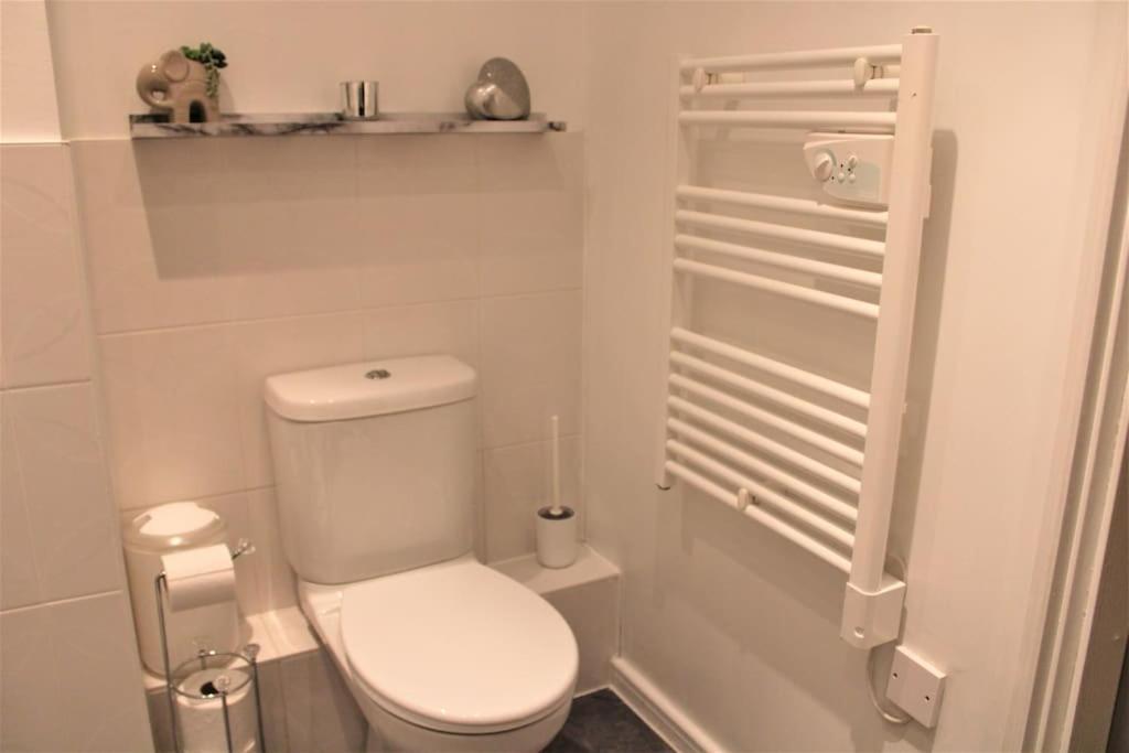 Lovely Modern Apartment Close To Town Centre Lexden Ngoại thất bức ảnh
